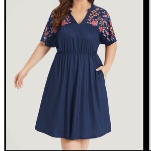 Rare Size L 12 BloomChic Stretchy Floral Print Dress Notched Neckline Pockets